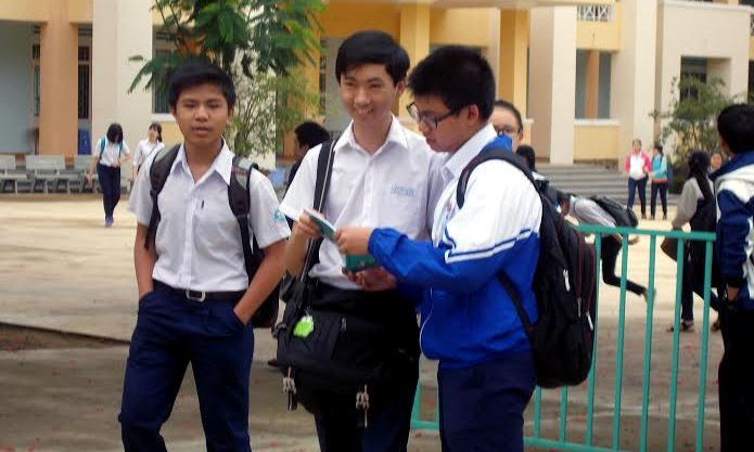 Tùy khu vực, học sinh đóng các mức học phí khác nhau.