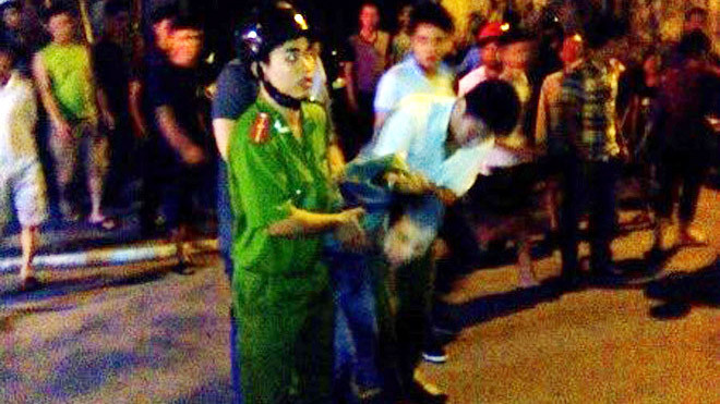 Đối tượng Bàng Đức Trường bị công an khống chế