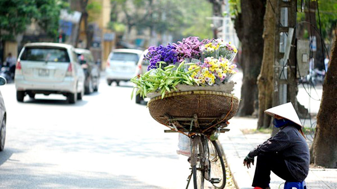 Hà Nội nắng nắng những ngày cuối tuần. Ảnh: Xuân Phú