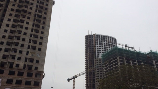 Tăng giá bán căn hộ ở từng đợt mở bán đang là "chiêu" bán hàng mà một số chủ đầu tư bất động sản ở Hà Nội áp dụng. Ảnh: Minh Thư