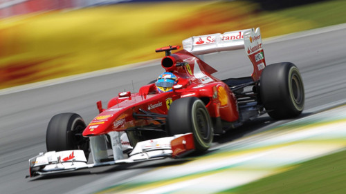 Xe đua F1 của đội Ferrari 150 Italia do Fernando Alonso cầm lái tại trường đua Interlagos, Sao Paulo, Brazil năm 2011. Ảnh: Formula1.