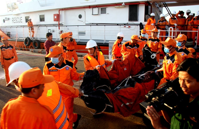 Phao bè trên tàu Hải Thành 26 được lực lượng tìm kiếm cứu nạn tìm thấy trên biển. Ảnh: Đ. Thanh