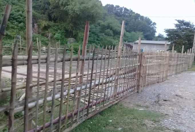 Đường lên động Tiên Sơn vẫn bị dân 'phong tỏa', du khách ngơ ngác