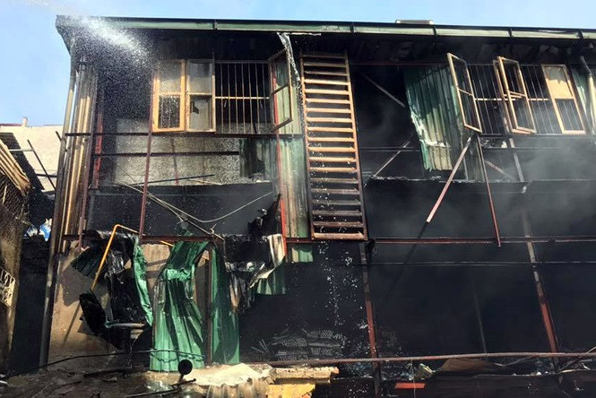 Vụ cháy Cty Rạng Đông: Khuyến cáo không sử dụng thực phẩm trong phạm vi cháy 1km