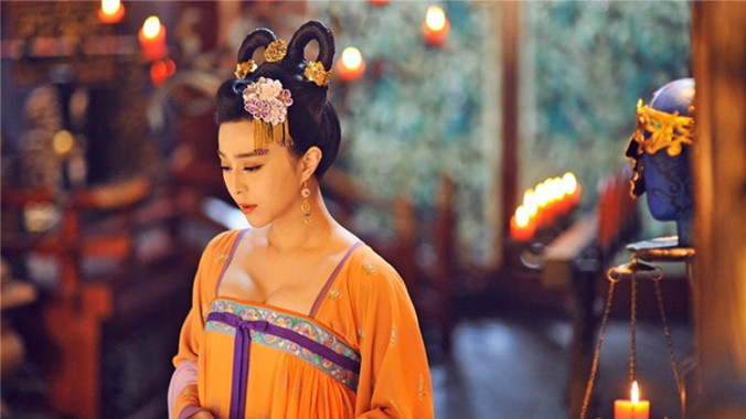 Băng Băng hở bạo trong phim cổ trang.