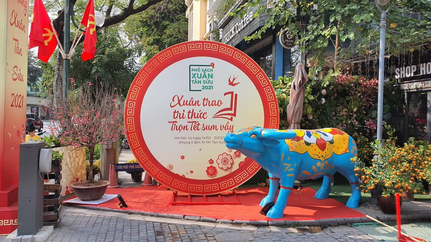 Phố sách xuân diễn ra tại đường 19/12