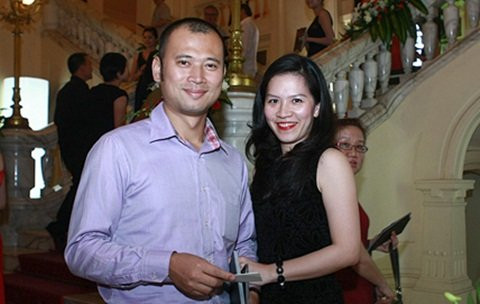 MC Long Vũ và bà xã.