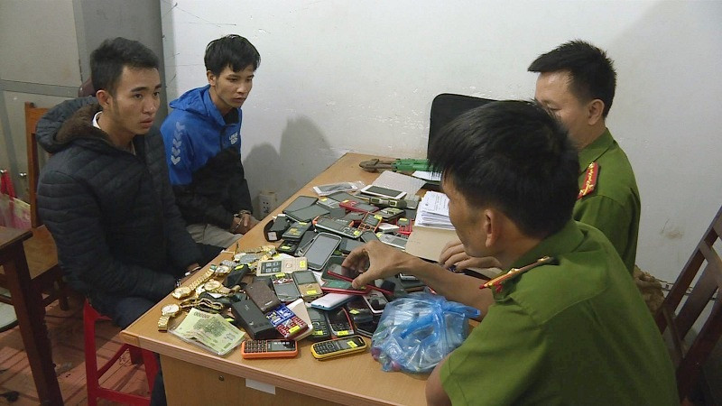 Hai đối tượng tại cơ quan điều tra