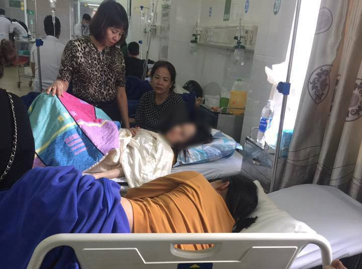 Các bệnh nhân đang được cấp cứu ở Bệnh viện