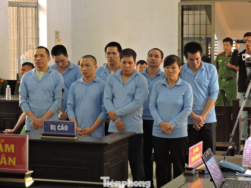 Các bị cáo tại phiên xét xử sơ thẩm