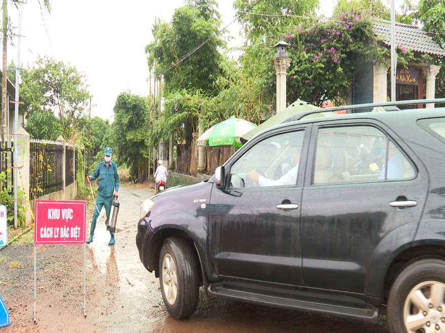 Lập chốt phòng chống dịch bạch hầu ở Bu N’doh, xã Đắk Wer