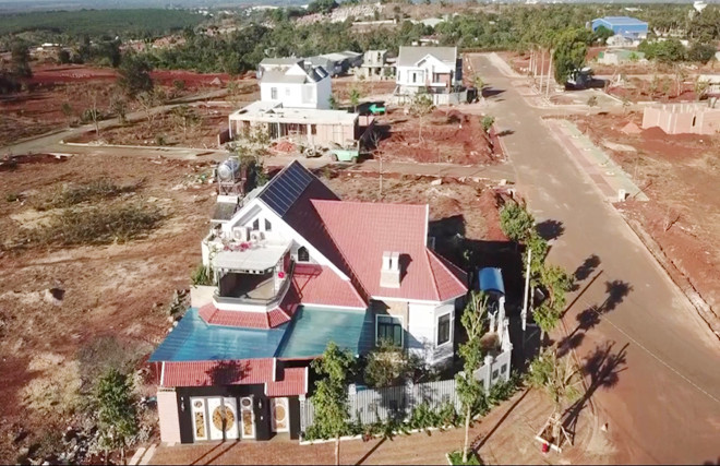 Biệt thự mọc trên đất nông nghiệp tại dự án của Cty Nam Sơn, phường Tân Lợi, TP Buôn Ma Thuột