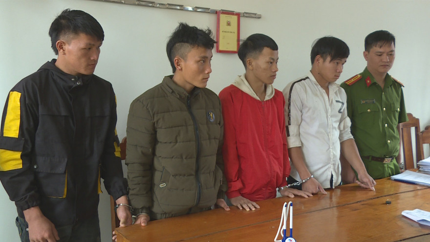 Nhóm đối tượng tại cơ quan công an