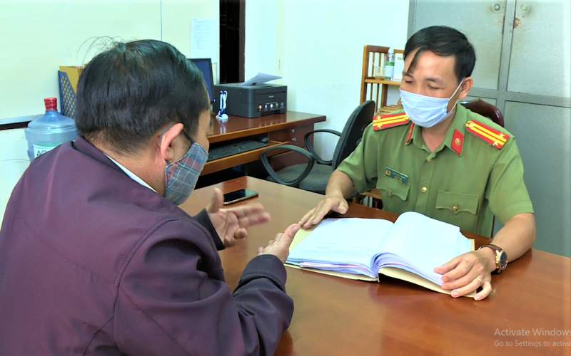 Công an làm việc với đại diện Công ty CP Việt TN