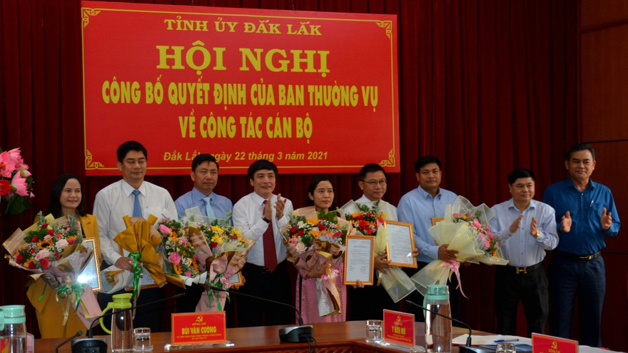 Toàn cảnh buổi lễ công bố công tác nhân sự ở Đắk Lắk