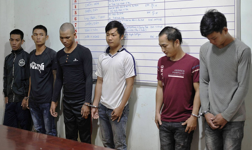 Nhóm “xin đểu” tiền thương lái bị bắt