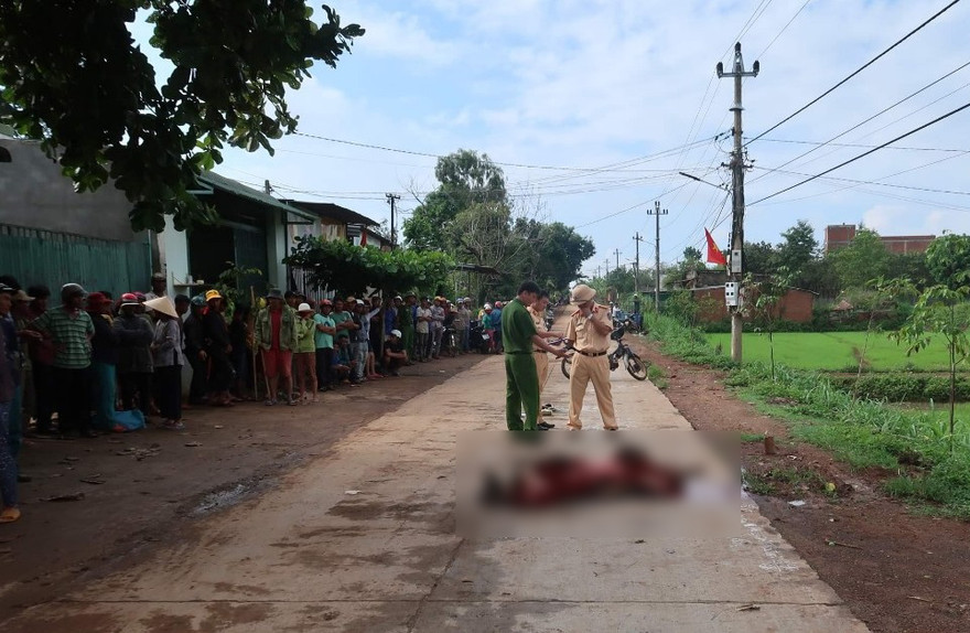 Hiện trường vụ tai nạn giao thông khiến anh Y Rik Bkrông bị ô tô tải tông tử vong