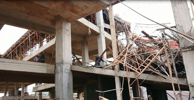 Vụ sập công trình ở Đắk Lắk: Do lắp giàn giáo không đúng kỹ thuật?