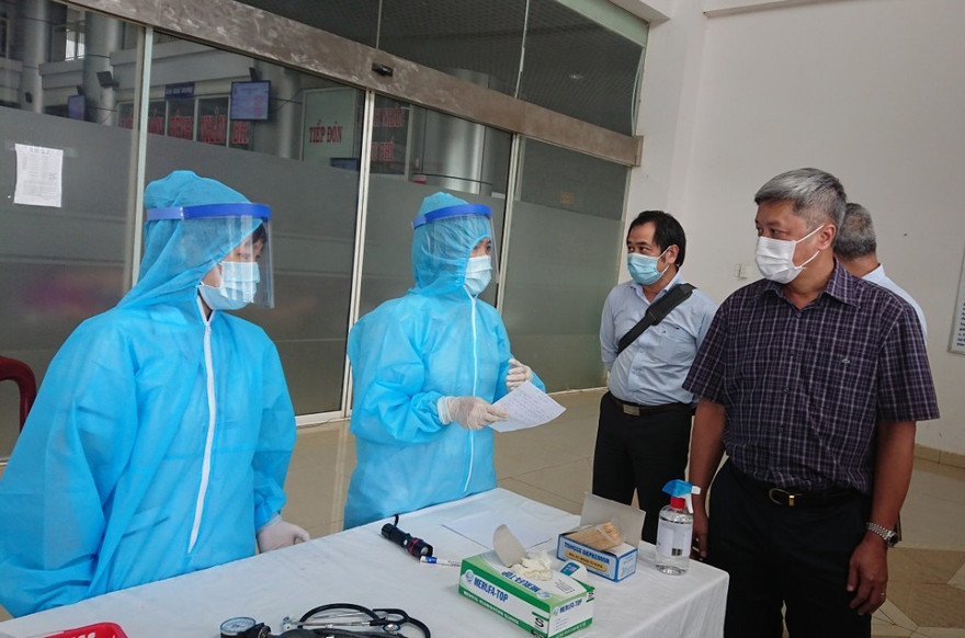 Thứ trưởng Nguyễn Trường Sơn kiểm tra công tại BVĐK Tây Nguyên