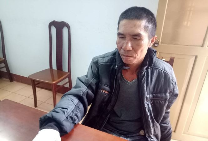 Hùng tại cơ quan điều tra