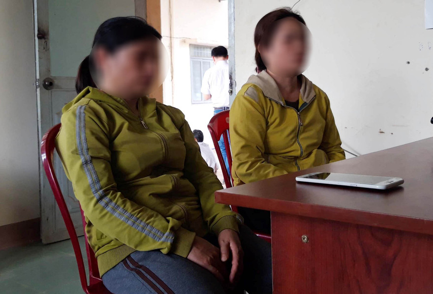 Phụ huynh của 2 học sinh lớp 9 đến trình bày con gái của họ đi chơi không thấy về 