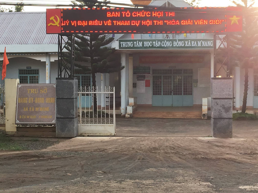 Nơi làm việc của ông Hoa