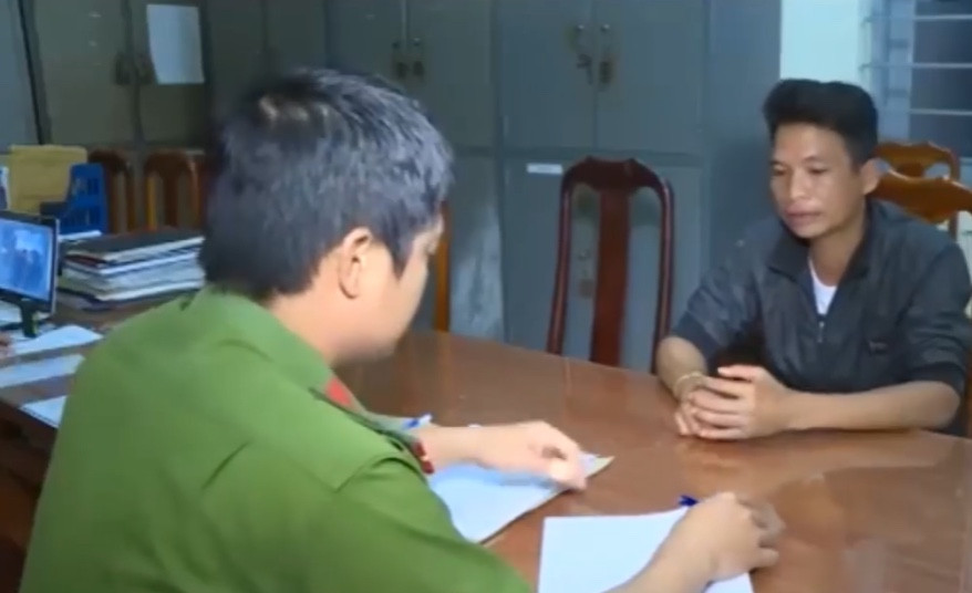 Công an huyện Cư M'gar làm việc với Y Krư Êban