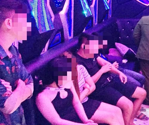 Hiện trường lúc cơ quan chức năng phát hiện nhóm thanh niên nam nữ phê ma túy