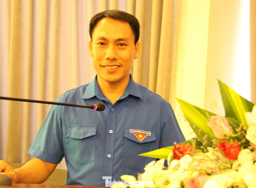 Anh Nguyễn Ngọc Hoàng – Phó bí thư Tỉnh đoàn Đắk Lắk phát biểu tại hội nghị