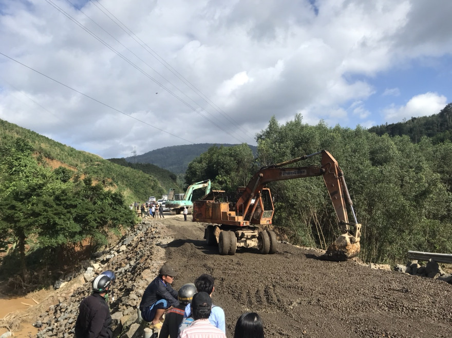 Quốc lộ 26 đã được nối liền sau 3 ngày bị "đứt làm đôi"