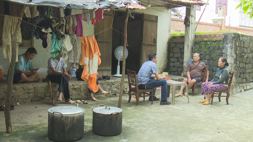 Nhiều hộ dân bị cắt, giảm gạo cứu đói