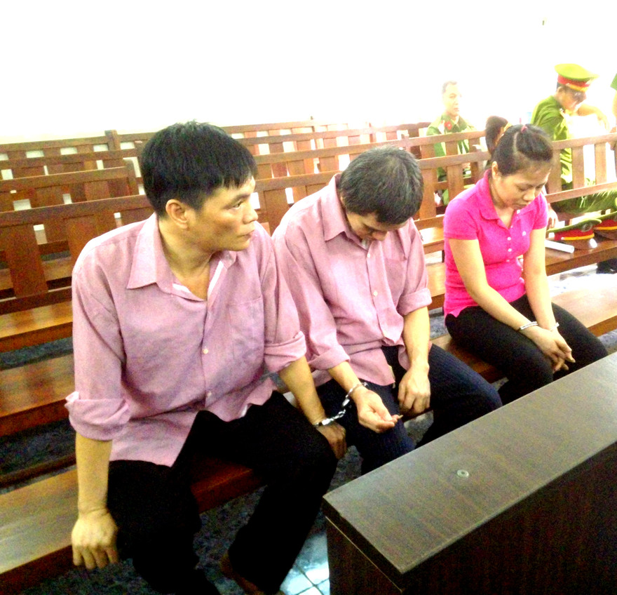 Tòa không xem việc mua bán ‘dụng cụ kích dục’ là phạm tội