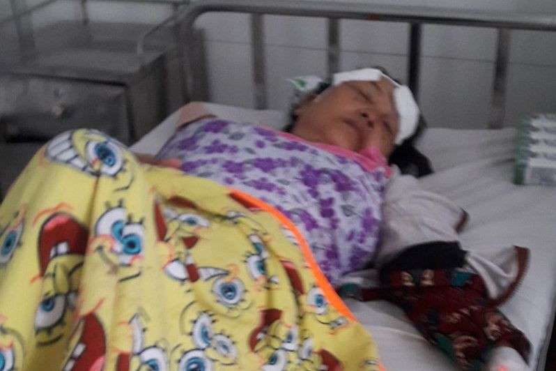 Nạn nhân đang điều trị tại Bệnh viện đa khoa Tây Ninh. Ảnh: Tân Châu.