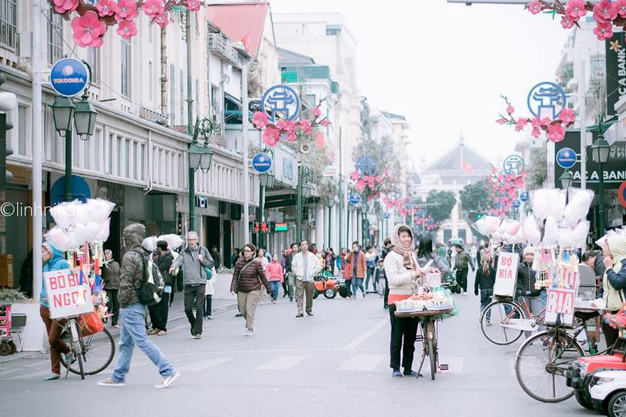 Những khoảnh khắc bình yên giữa lòng Hà Nội 