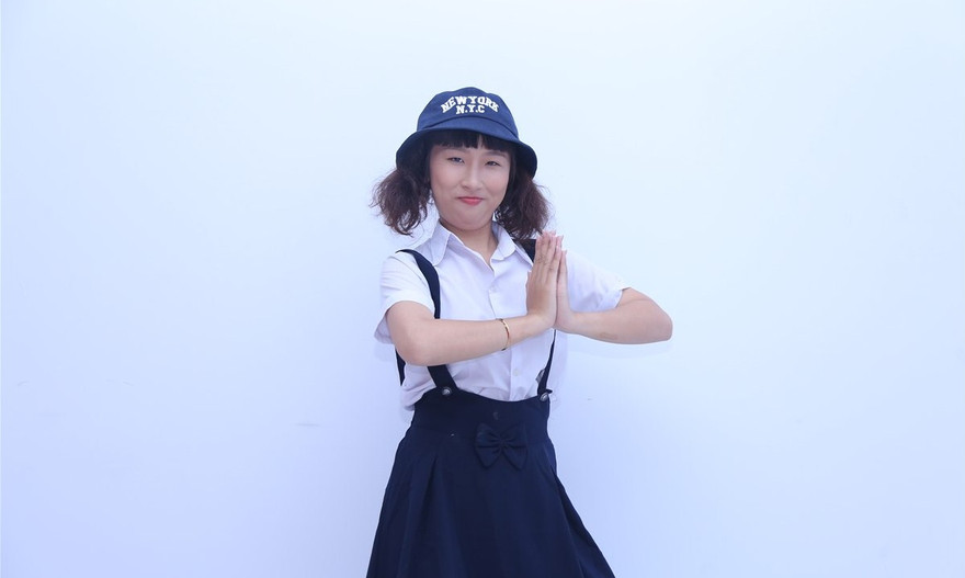 Hiện tượng mạng Trang Hý bất ngờ xuất hiện trên sóng truyền hình.