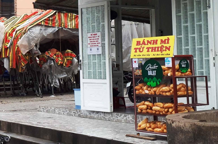 Tủ bánh mì miễn phí tại Chợ Đà Lạt