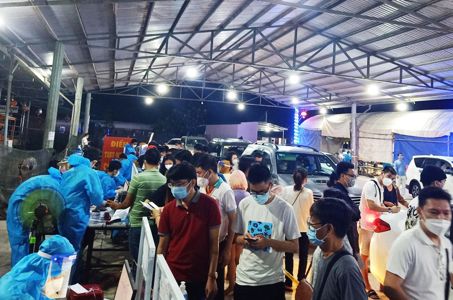 Khai báo y tế tại chốt kiểm dịch đèo Chuối để vào Lâm Đồng