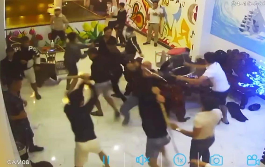 Hiện trường vụ hỗn chiến. Ảnh chụp màn hình