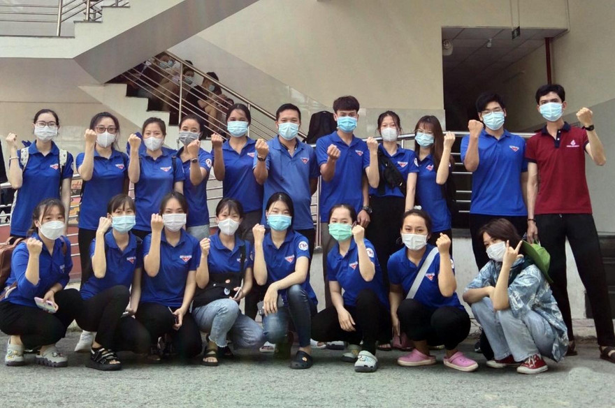 Các sinh viên ngành y của Lâm Đồng tình nguyện vào tâm dịch Bình Dương