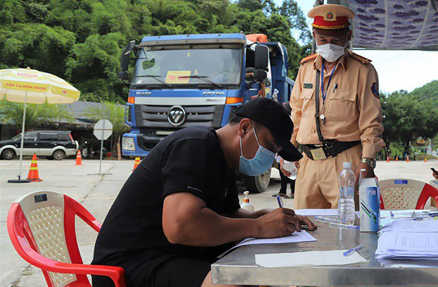 Siết chặt kiểm soát tại chốt kiểm dịch phòng chống COVID-19