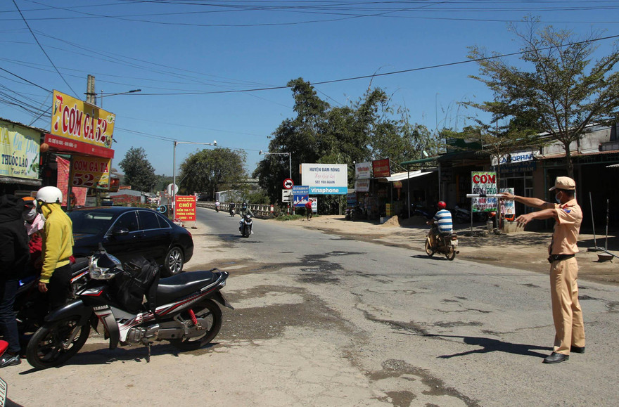 Chốt kiểm soát dịch COVID-19 Đạ Rsal