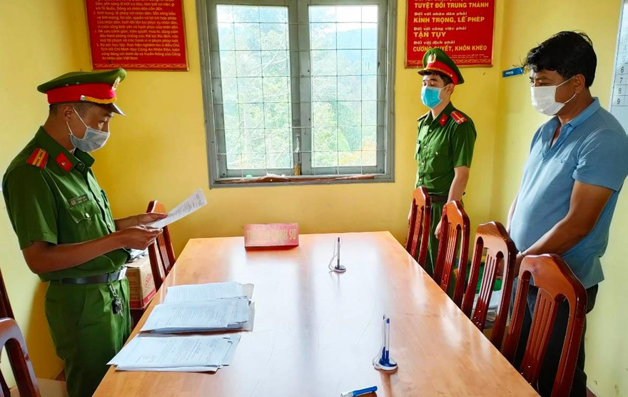 Đọc lệnh bắt tạm giam bị can Vũ Tiến Minh