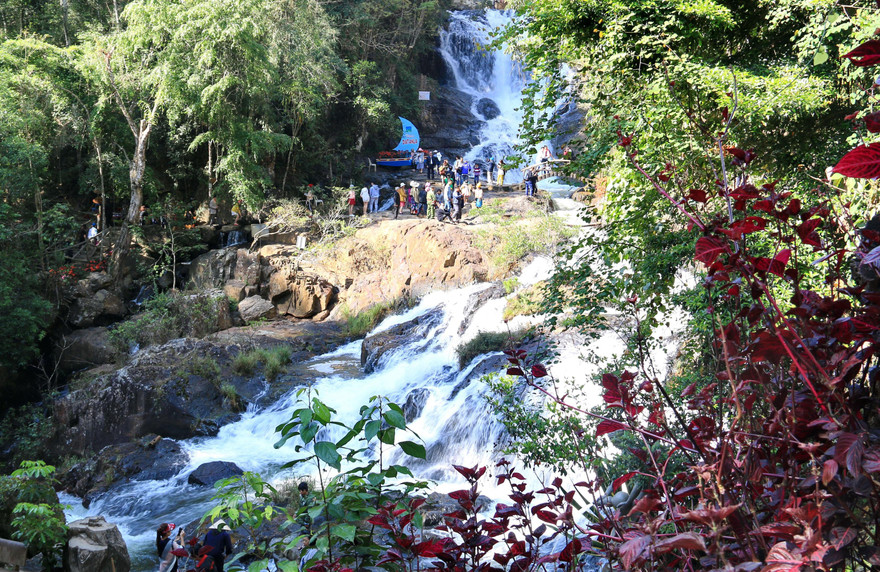 Thác Datanla. Ảnh: Hoàng Nguyên