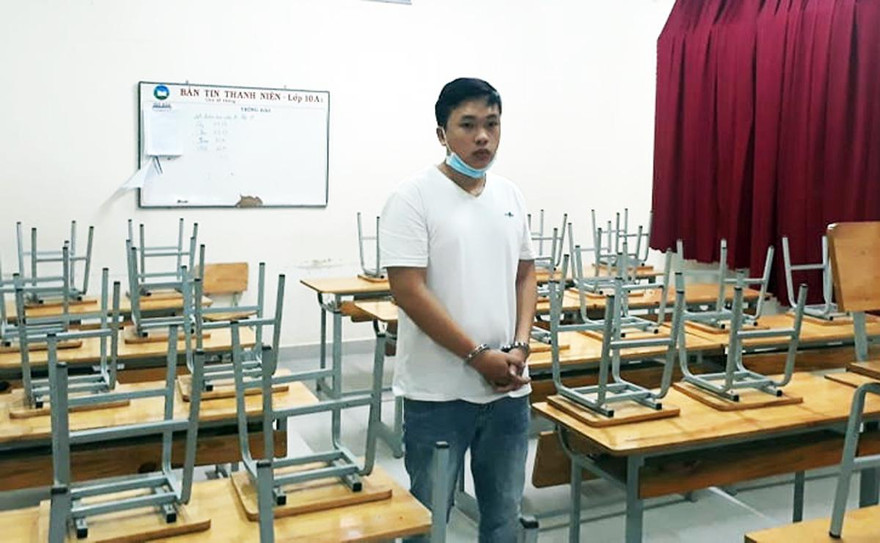 Châu Hồng Phúc tại hiện trường vụ trộm