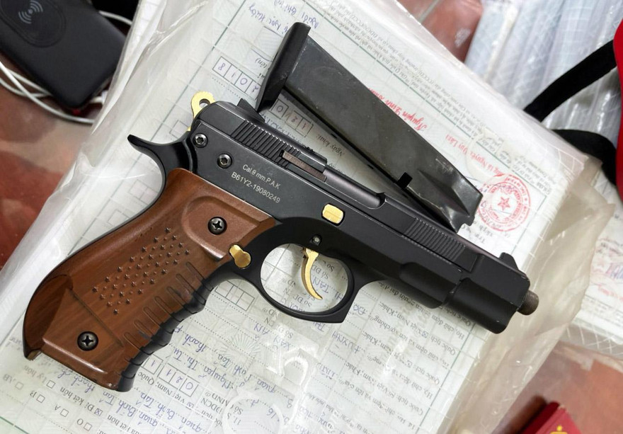 Khẩu súng ngắn đối tượng dùng để gây án