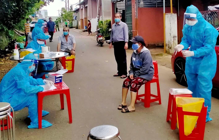 Truy vết các trường hợp liên quan đến chùm ca bệnh mới