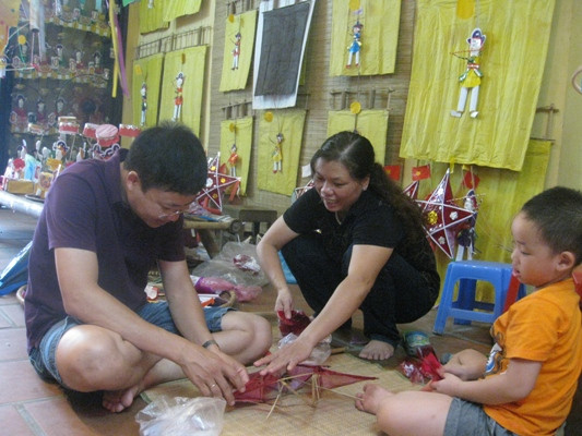 Hướng dẫn các em làm lồng đèn