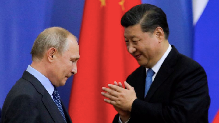 Tổng thống Nga Vladimir Putin và Chủ tịch Trung Quốc Tập Cận Bình trong một dịp gặp. (Ảnh: AP)