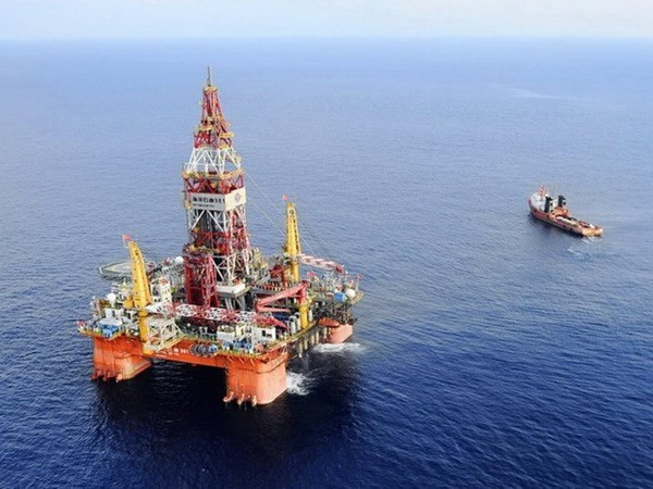 Trung Quốc hung hăng đưa giàn khoan Hải Dương-981 vào vùng đặc quyền kinh tế của Việt Nam. (Nguồn: AP)