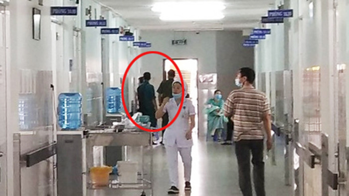 Nhiều cán bộ công an đang canh phòng trước phòng điều trị của ông Hoàng Văn Trường